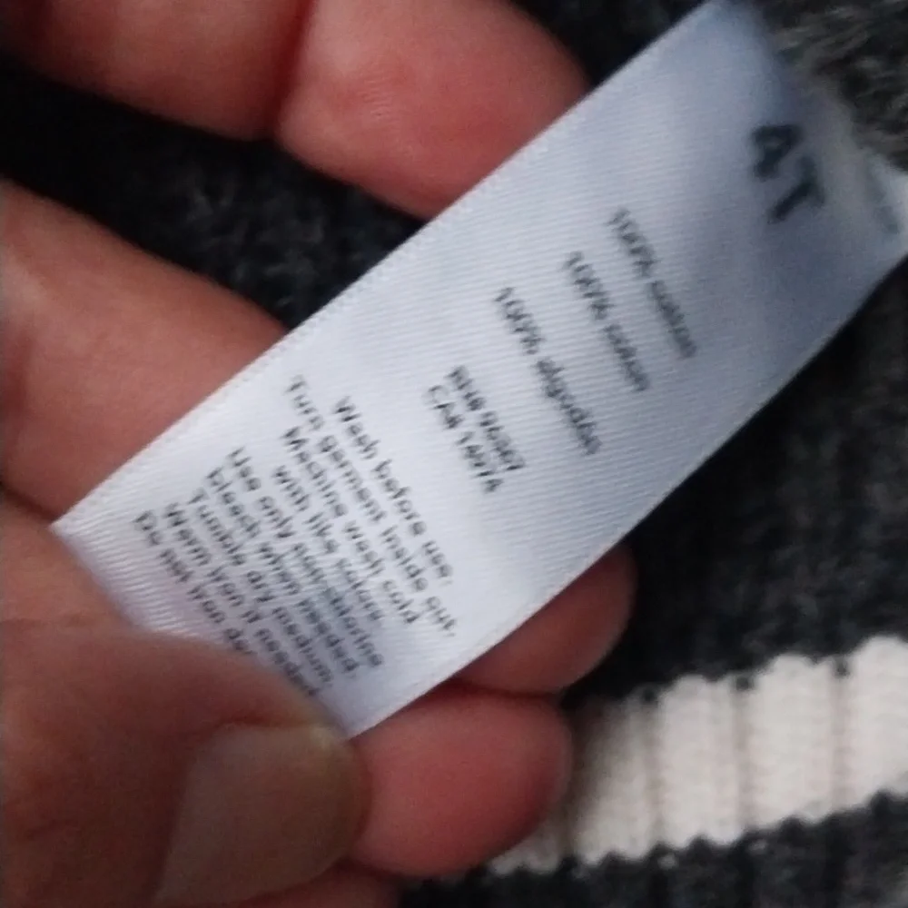 OshKosh B'Gosh dark gray zip up sweater 4T